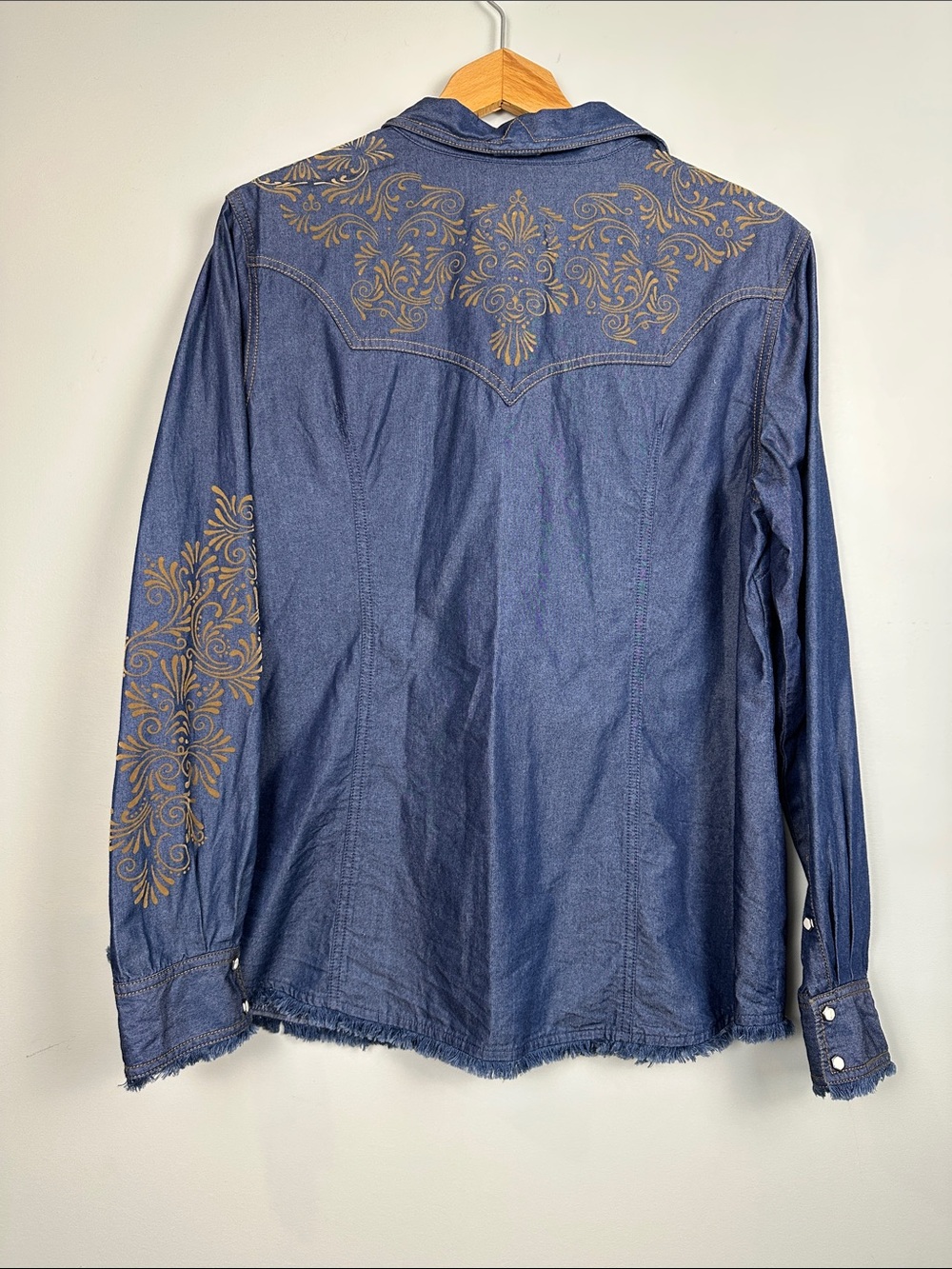 183. Noble outfitters western denim shirt.